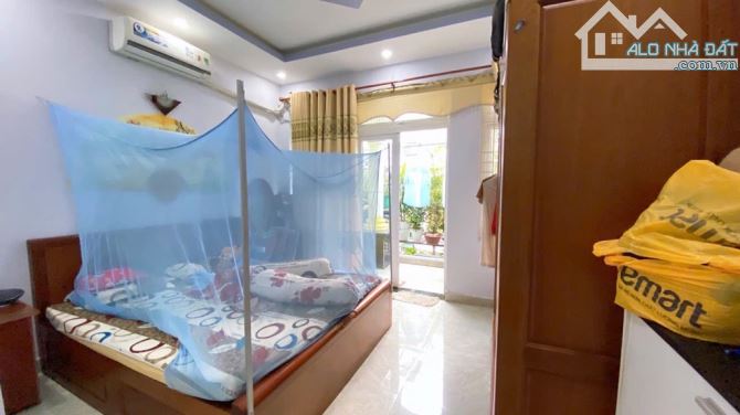 HIẾM CHỈ 8TỶ NHÀ ĐẸP 5 TẦNG HXH THÔNG TIỆN KINH DOANH NGAY EMART PHẦN HUY ÍCH P13 GÒ VẤP - 9