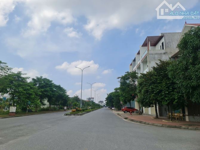 Bán Nhanh Lô Đất Đấu Giá Mặt Đường 30m Nguyễn Phúc Lai Xóm 4 Liêm Chung TP Phủ Lý - Hà Nam