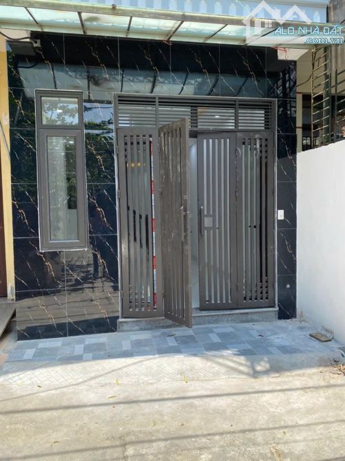 DIỆN TÍCH RỘNG - XÂY ĐƠN LẬP - Ô TÔ ĐỖ CỬA