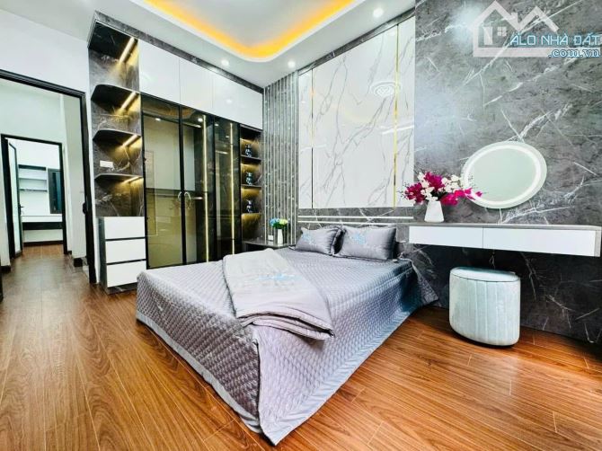 NHÀ ĐẸP HOÀNG HOA THÁM, MẶT TIỀN 3.5M, DIỆN TÍCH 34M², SÂN RỘNG, GẦN HỒ TÂY, NHỈNH 6 TỶ - 11