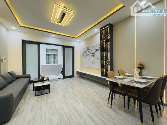 CHUYỂN NHƯỢNG NHÀ 50 M2 ,2 TẦNG LÝ THÁI TỔ, GIÁ NHỈNH 2 TỶ - 11