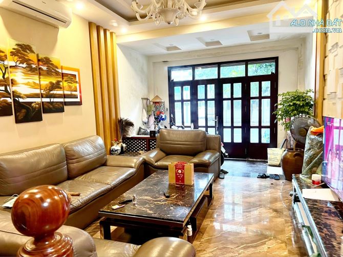 BÁN NHÀ PHÂN LÔ PHỐ HOÀNG CẦU ĐỐNG ĐA 24 TỶ 70m 7T THANG MÁY VỈA HÈ Ô TÔ TRÁNH KINH DOANH - 1