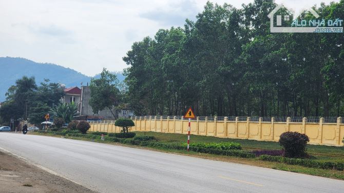 Bán Lô Đất DT 320m2. 240TC, 2MT phù hợp kinh doanh QL21A xã Phú Cát, Quốc Oai