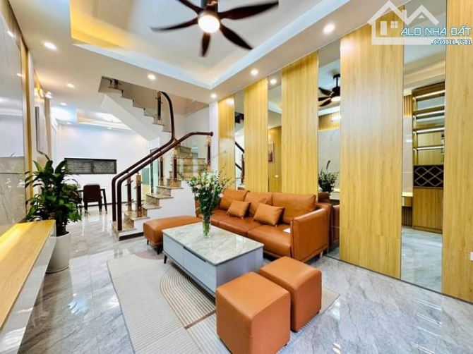 Siêu hiếm. Đại Từ. 42m2. Chỉ 7.95 tỷ. 4 ngủ. Nhà đẹp ở luôn - 1