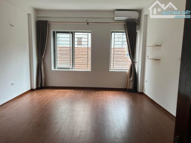 DIỆN TÍCH RỘNG - XÂY ĐƠN LẬP - Ô TÔ ĐỖ CỬA - 2