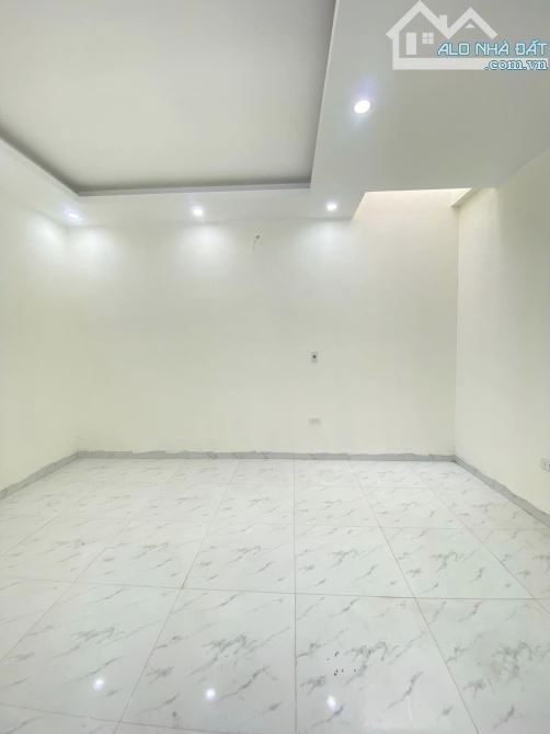 Quá rẻ 3,4 tỷ nhà 40m2  ô tô 3,5 tấn đỗ cửa ngay cầu Đại Thành- Quốc Oai - 2
