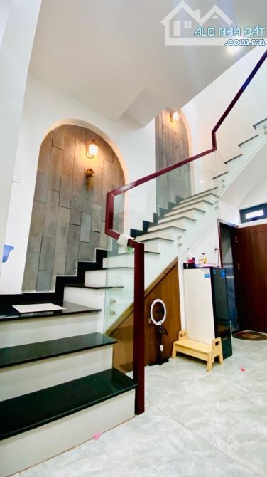 SIÊU PHẨM MẶT TIỀN ĐHT 23 NGUYỄN VĂN QUÁ ,NGAY GIÁO XỨ CHỢ CẦU,TIỆN ÍCH BỦA VAY NHỈNH 5 T - 3