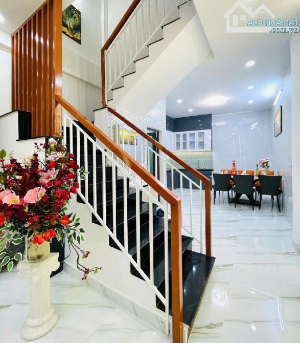 🏠🏠 NHÀ ĐẸP - NỞ HẬU - RỘNG RÃI THOÁNG MÁT - XE HƠI ĐỖ CỬA - PVCHIÊU, P14, GV - 3