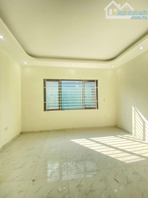 Quá rẻ 3,4 tỷ nhà 40m2  ô tô 3,5 tấn đỗ cửa ngay cầu Đại Thành- Quốc Oai - 3