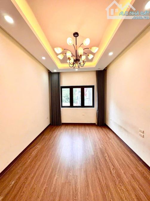 CỰC ĐẸP - MINH KHAI - 42M2 - TRUNG TÂM - GẦN PHỐ - Ô TÔ GẦN - FULL TIỆN ÍCH - 5,8 TỶ. - 3