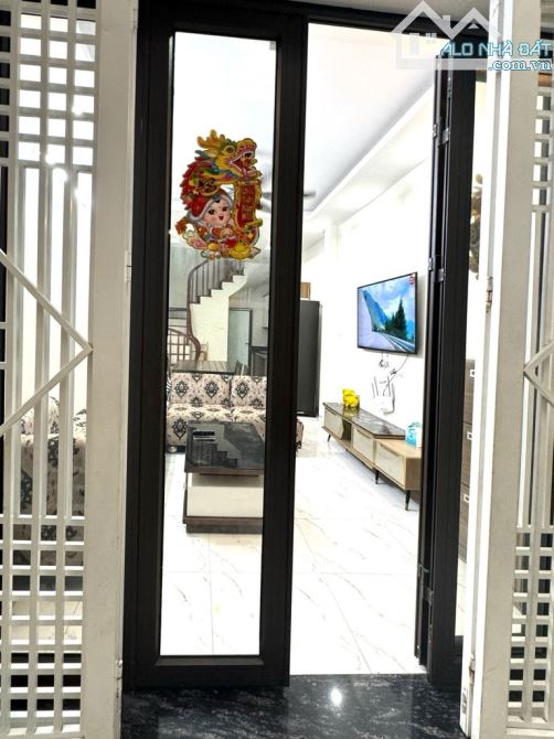 Bán nhà Thượng Thanh 5 tầng tặng full nội thất  dt 35m - 3