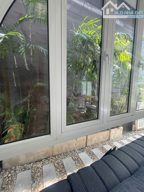 SẮP CHỐT !!! BIỆT THỰ SÂN VƯỜN MẶT TIỀN GẦN VINCOM LINH CHIỂU - 3 TẦNG XINH ĐẸP - 134M2 - 4