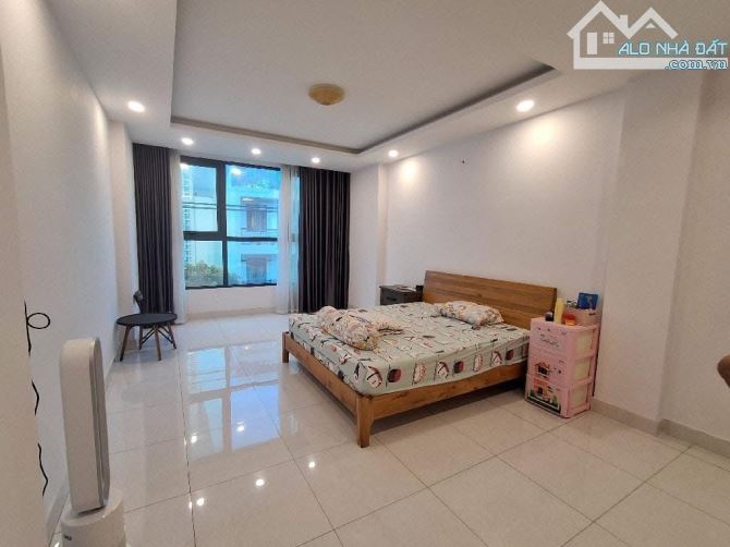 Nhà 6 tầng Thang Máy, MTKD đắc địa Phan Huy Thực Q7, 4,1mx18m - chỉ 18 tỷ - 4