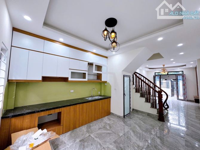 Nhà 4 Tầng 45m2 có sân riêng, Ô tô đỗ gần, 500M Ra Đại Lộ Thăng Long - 4