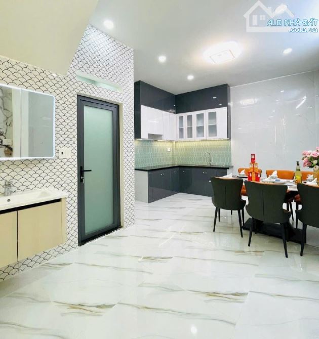 🏠🏠 NHÀ ĐẸP - NỞ HẬU - RỘNG RÃI THOÁNG MÁT - XE HƠI ĐỖ CỬA - PVCHIÊU, P14, GV - 5