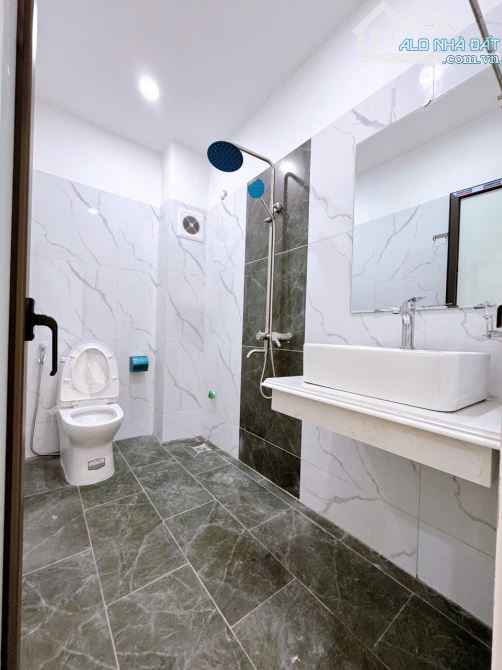 Nhà 4 Tầng 45m2 có sân riêng, Ô tô đỗ gần, 500M Ra Đại Lộ Thăng Long - 6