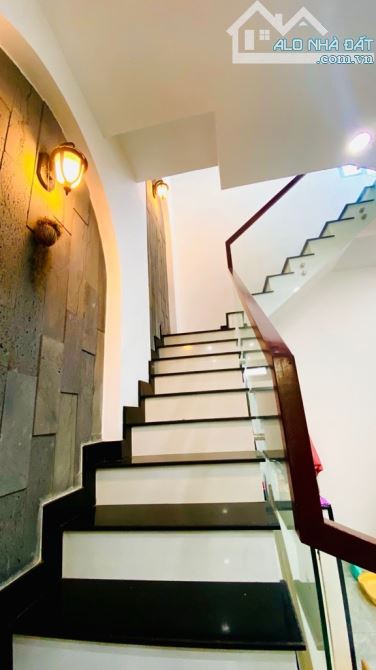 SIÊU PHẨM MẶT TIỀN ĐHT 23 NGUYỄN VĂN QUÁ ,NGAY GIÁO XỨ CHỢ CẦU,TIỆN ÍCH BỦA VAY NHỈNH 5 T - 7