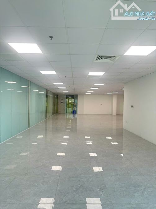 Cho thuê văn phòng tại Vimeco II Nguyễn Chánh 130m2 toà nhà vp chuyên nghiệp