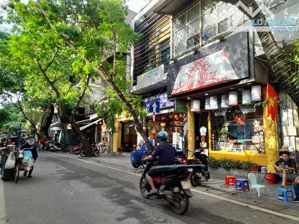 Bán nhà homestay Ngõ Huyện 6 tầng kiên cố, dòng tiền đỉnh, vị trí đẹp, sđcc, chỉ 28 tỷ