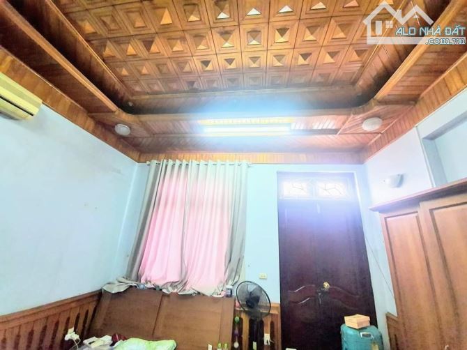 Bán nhà mặt phố Nhà Chung, kinh doanh đỉnh cao, 40m2, mặt tiền siêu khủng, lô góc 25 tỷ