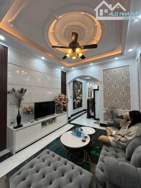 BÁN NHÀ NGUYỄN TRÃI - NHÀ ĐẸP NGÃ TƯ SỞ- 58M2, 5 TẦNG, GIÁ 8.45 TỶ