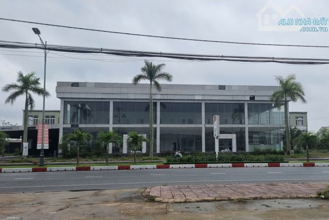 Cho thuê mặt bằng kinh doanh Showroom Ô Tô mặt đường quốc lộ 1A Thạch Bình - Tp. Hà Tĩnh