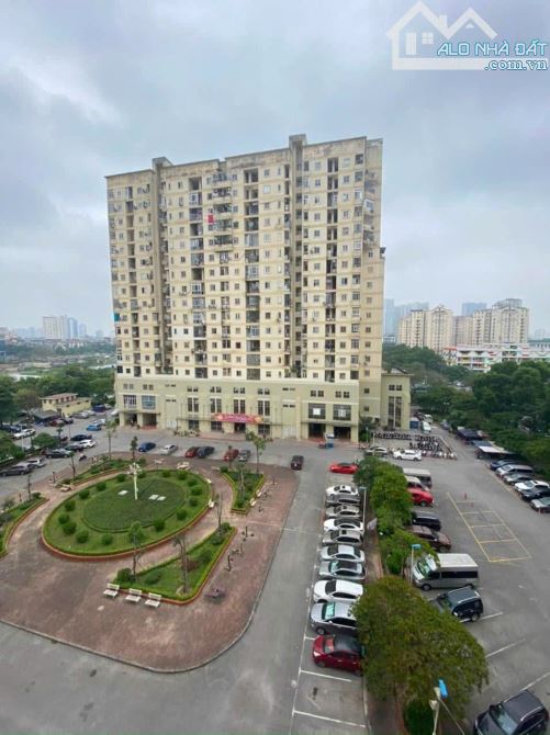 cho thuê chung cư B6C Nam Trung Yên - 100m2, 3 ngủ,2vs đồ cơ bản 12tr