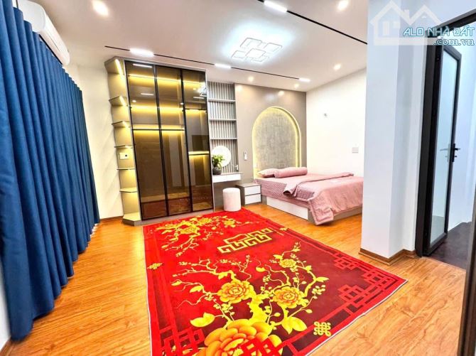 7 TẦNG THANG MÁY , THÔNG SÀN , NHÀ ĐẸP Ở NGAY , TRUNG TÂM CẦU GIẤY