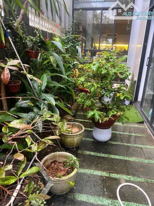 Cần bán gấp nhà mặt tiền đường quận Liên Chiểu, nhà 3 tầng mới tinh, sang trọng
