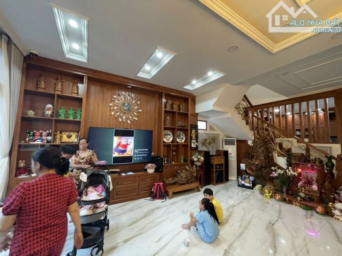 🏦 BIỆT THỰ ĐẲNG CẤP MT HIỆP BÌNH CHÁNH - THỦ ĐỨC-  119 M2 - VUÔNG A4- HOÀN CÔNG ĐẦY ĐỦ - 10