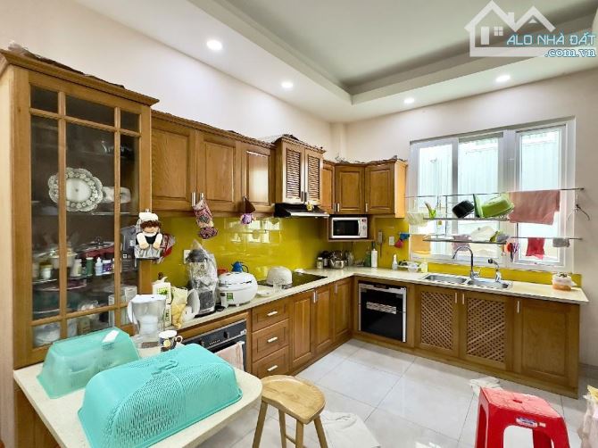 Nhà đẹp khu víp cư xá Đồng Tiến - Thành Thái, Quận 10, 80m2, 6 tầng, 7 Phòng ngủ - 10