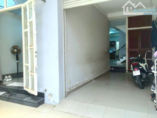 Bán nhà Quận 7, 4 tầng, 121m2 (ngang hiếm 6.5mx19), Hẻm xe hơi Huỳnh Tấn Phát, chỉ 9.3 tỷ - 1