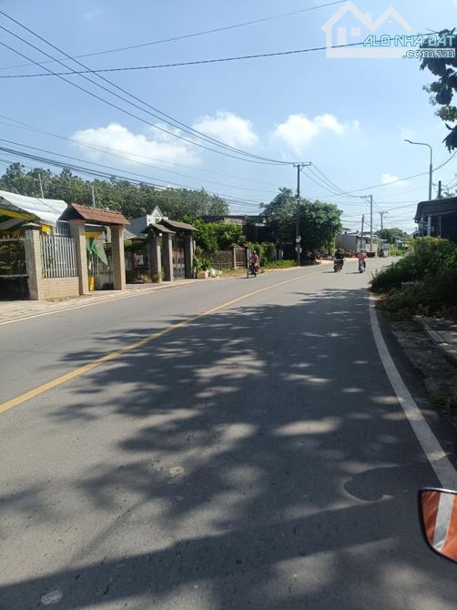 BÁN LÔ BIỆT THỰ VƯỜN GIÁP THỊ TRẤN ĐỊNH QUÁN 2001M2(20MX98M) CÓ SẴN 100M2 THỔ CƯ 1TY750 - 1