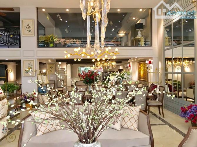 Bán nhà mặt phố Nghi Tàm , 130m2, 5 tầng ,mặt tiền 10m , lô góc 3 mặt thoáng ,nhỉnh 42 tỷ - 1