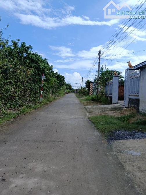 BÁN LÔ BIỆT THỰ VƯỜN GIÁP THỊ TRẤN ĐỊNH QUÁN 2001M2(20MX98M) CÓ SẴN 100M2 THỔ CƯ 1TY750 - 2