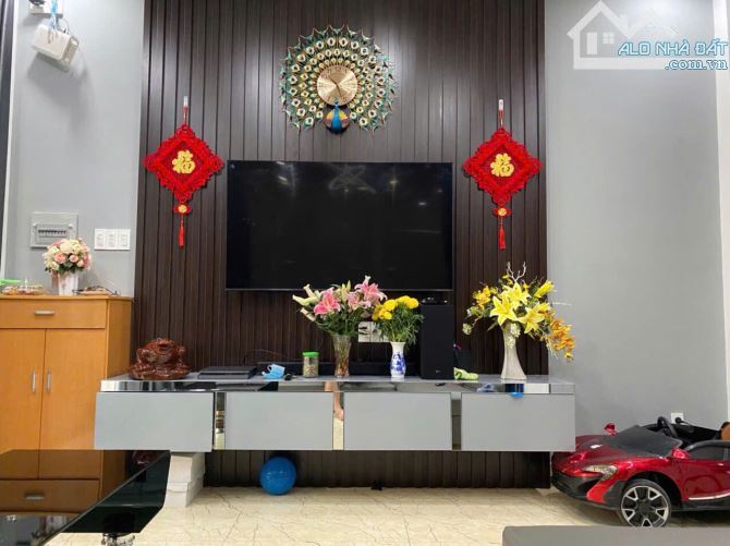 Nhà 1Trệt 2lầu BTCT, ở vị trí đẹp,  đường Kha Vạn Cân, P. Linh Trung . giá 7,5 - 2