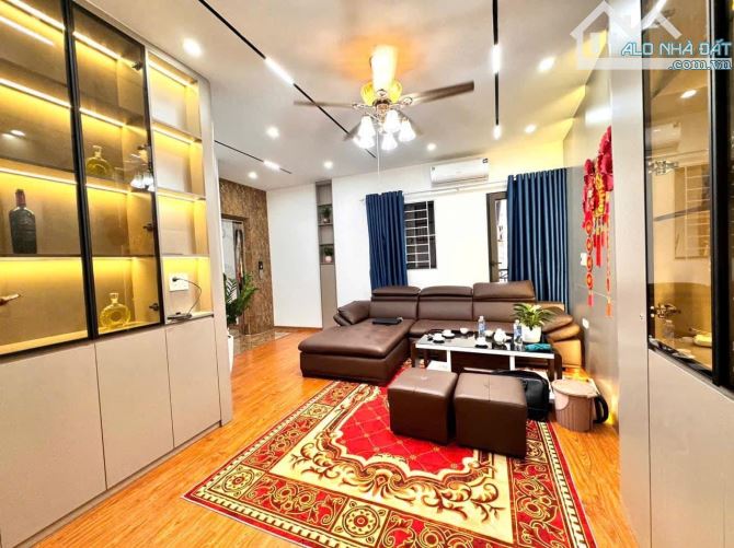 7 TẦNG THANG MÁY , THÔNG SÀN , NHÀ ĐẸP Ở NGAY , TRUNG TÂM CẦU GIẤY - 2