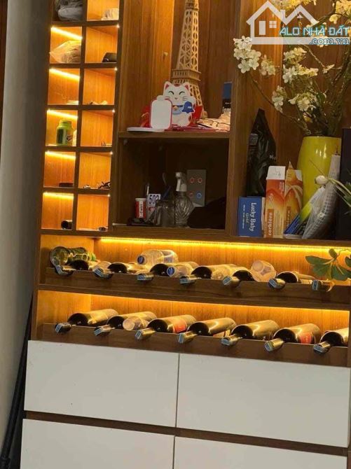 Cần bán gấp nhà mặt tiền đường quận Liên Chiểu, nhà 3 tầng mới tinh, sang trọng - 2