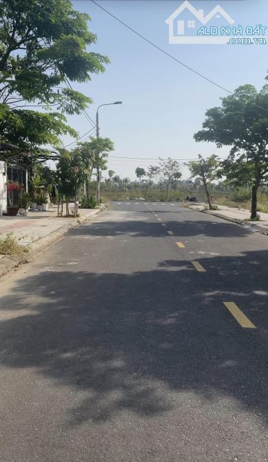 Bán đất Chính Hữu - Sơn Trà - Lô 3 mặt tiền 143m2 - giá 19,3 tỷ - 2