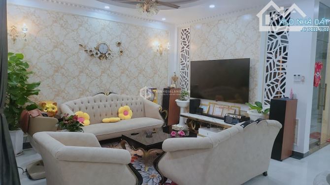 BÁN BIỆT THỰ ĐẸP LUNG LINH ĐƯỜNG NGUYỄN HỚI - PHƯỜNG NGUYỄN AN NINH - NGANG 11.94M GIÁ 18. - 3