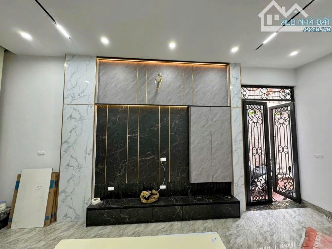 PHONG CÁCH ! BÁN NHÀ THỤY KHUÊ 30M2- NGÕ THOÁNG SÁNG- MỚI TINH- TM NHẬP KHẨU- 2 THOÁNG - 3