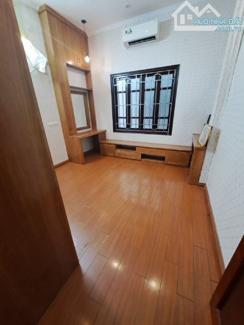 Cho thuê nhà 50m2 x 5 tầng ngõ 89 phố Nguyễn Phong Sắc, mặt tiền 4m ,ngõ rộng ô tô đậu cửa - 4
