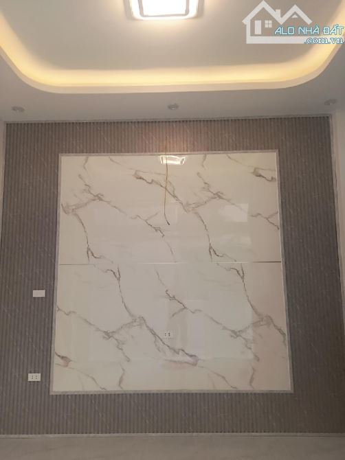 Hiếm - Bán nhà ô tô qua cổng, lô góc mới xây Thanh Xuân - 4