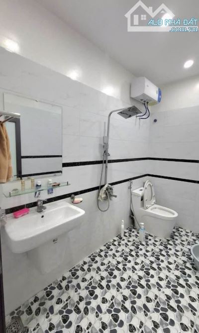 HOÀNG HOA THÁM 60m2-GẦN HỒ TÂY-MẶT NGÕ KINH DOANH-THOÁNG ĐẸP-SỔ NỞ HẬU-GIÁ 8,5TỶ - 4