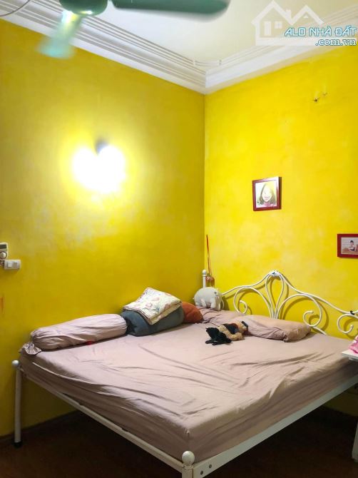 Tôi bán nhà LÒ ĐÚC - LƯƠNG YÊN 20m Ra phố trước nhà gần rộng gần 3m 47m2 4T SĐCC hơn 6 tỷ