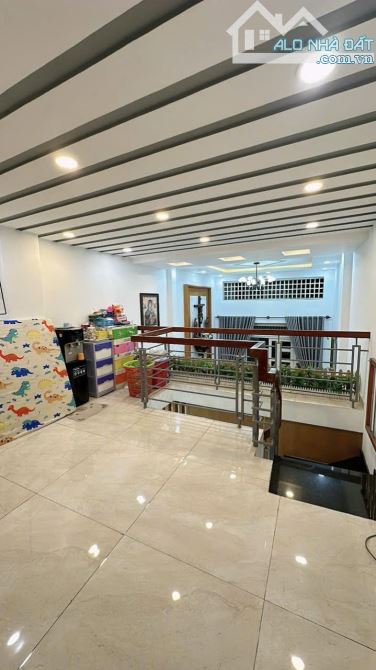 🏢 Bán Gấp Nhà Phan Huy Ích - P15 - Q.Tân Bình - 76m²(4 x 19 nở hậu 4,1m) 3Tầng - 8tỷ hơn - 4