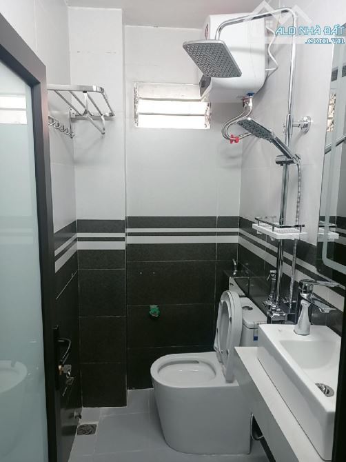 Hiếm - Bán nhà ô tô qua cổng, lô góc mới xây Thanh Xuân - 5