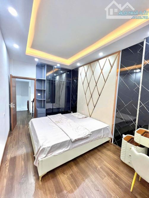 CỰC PHẨM NÚI TRÚC 30M2- SÁT PHỐ- PL ÔTÔ TRÁNH- TẶNG FULL NT LUXURY- MẶT NGÕ THÔNG KD - 5