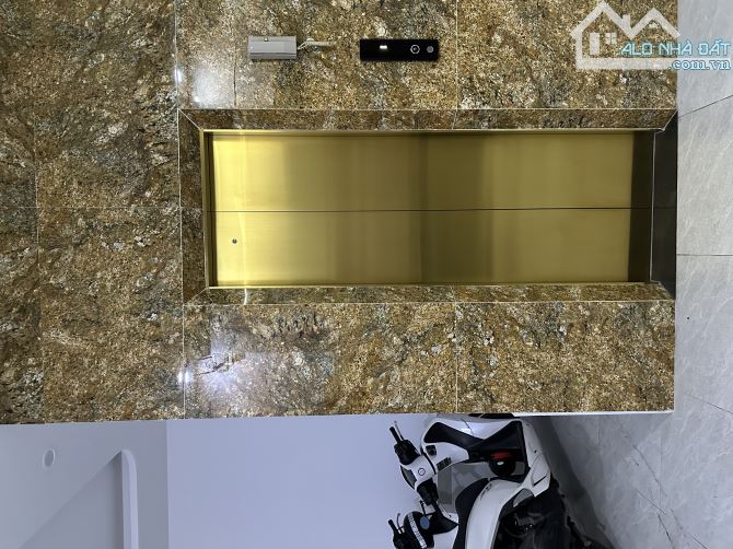 BÁN TOÀ CĂN HỘ DỊCH VỤ PHỐ MINH KHAI, NGÕ NÔNG THOÁNG ĐỦ ĐỒ ĐẸP 9,5 tỷ