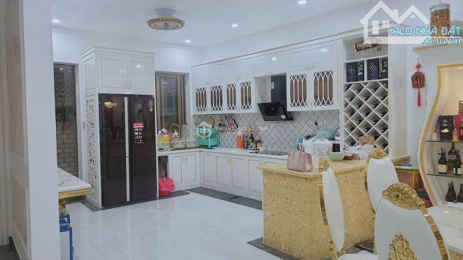 BÁN BIỆT THỰ ĐẸP LUNG LINH ĐƯỜNG NGUYỄN HỚI - PHƯỜNG NGUYỄN AN NINH - NGANG 11.94M GIÁ 18. - 9